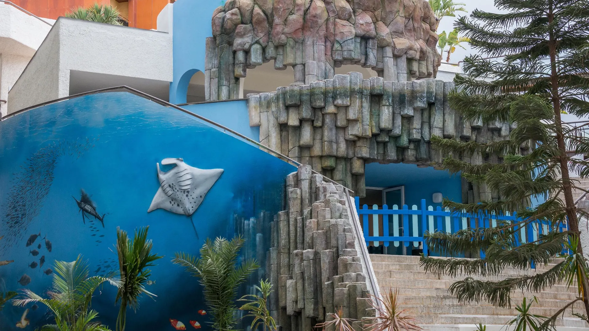 Hovima La Pinta Beachfront Family Hotel 阿德耶