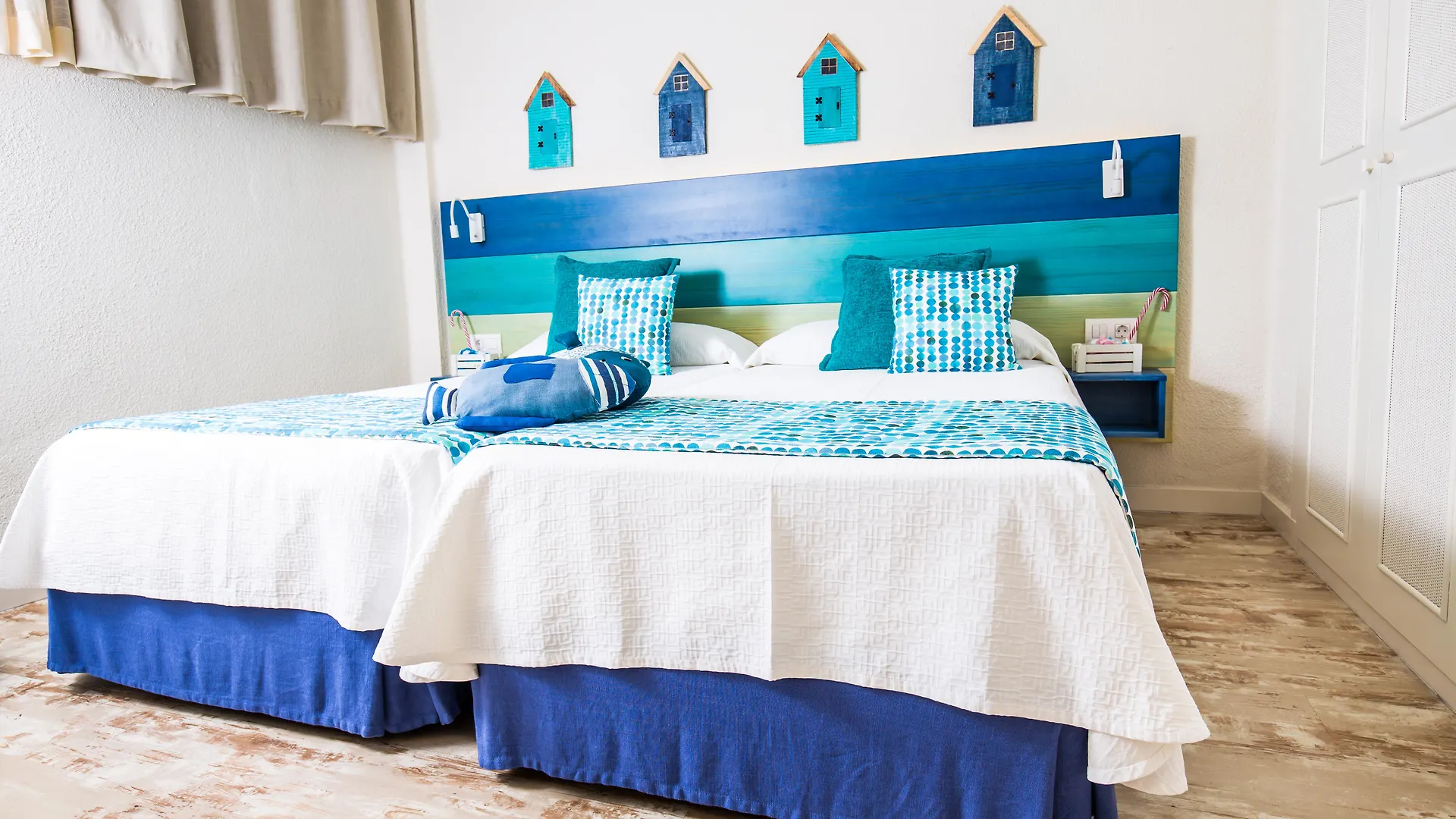Hovima La Pinta Beachfront Family Hotel 阿德耶