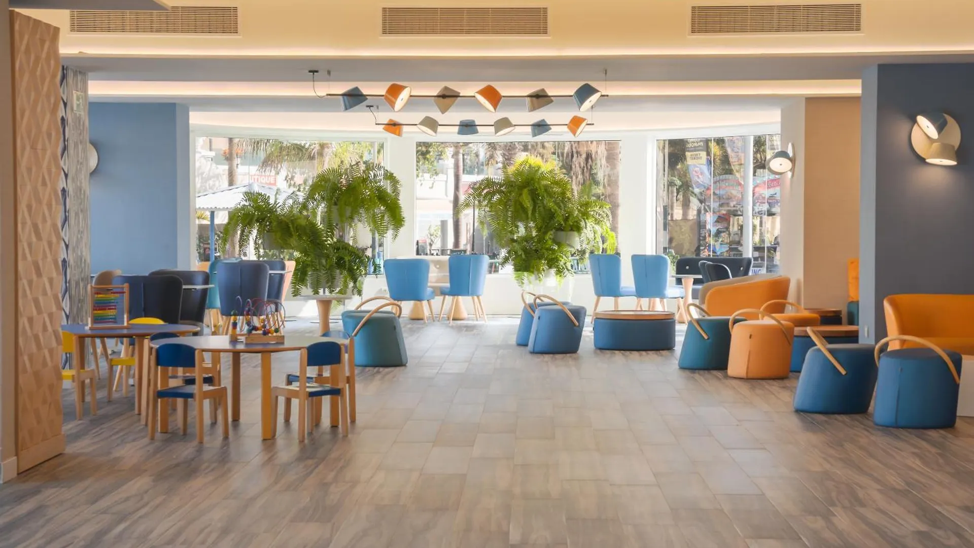 Hovima La Pinta Beachfront Family Hotel 阿德耶 4*,